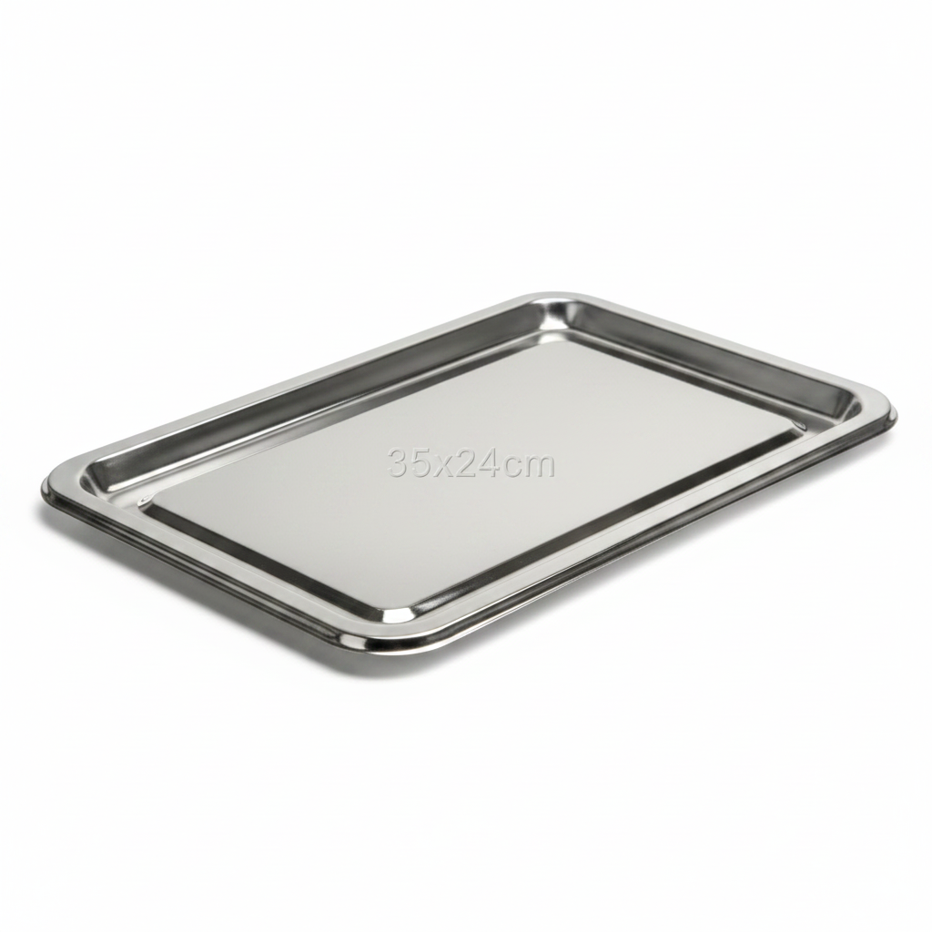 Plateau rectangulaire argenté 35x24cm sur fond blanc studio