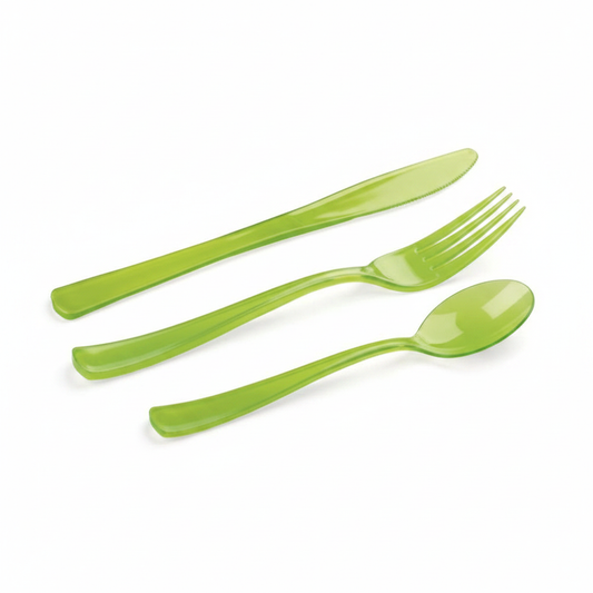 Couverts vert anis studio fond blanc