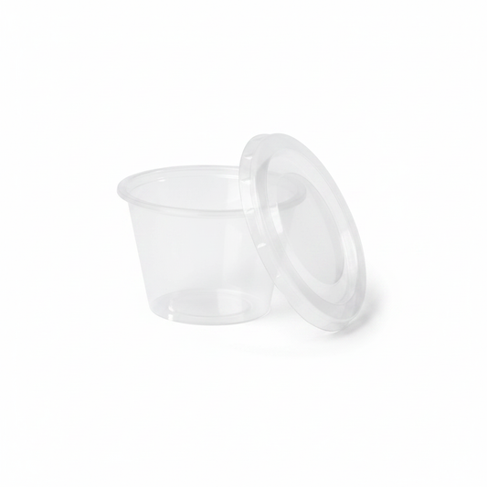 Pot à coulis en PET cristal transparent 500 ml, photo studio sur fond blanc