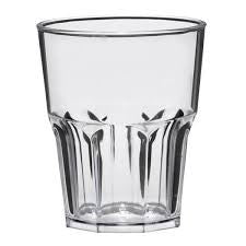 Verre shooter incassable en SAN transparent de 4 cl, vide sur fond blanc studio, design empilable.